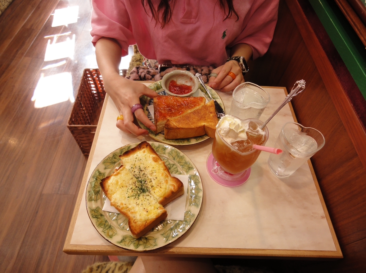 喫茶店にいきました